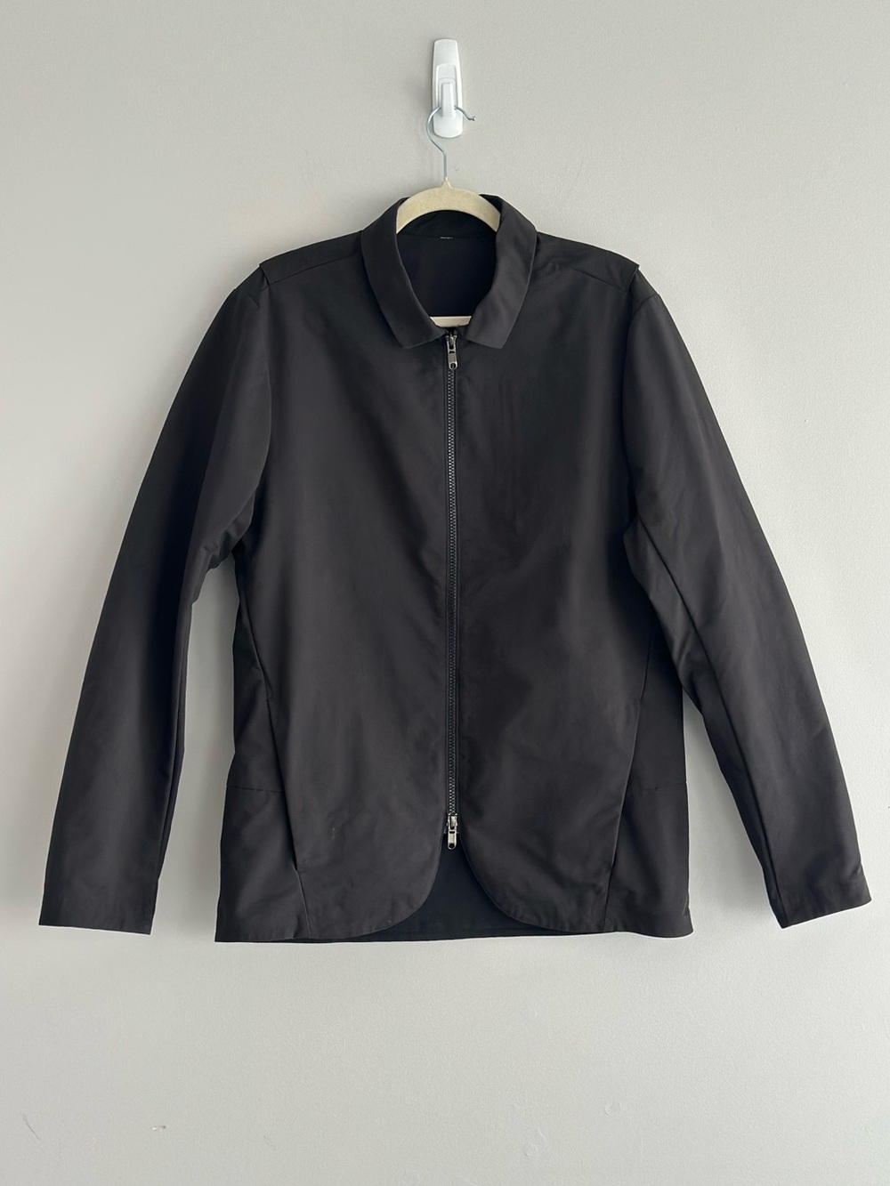 Lululemon Men’s Black Zip Up Water Repellent Collar Jacket Size Medium